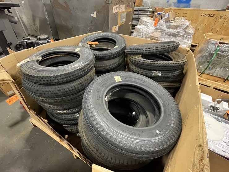 #8721-•-pallet-of-trailer-tires-(f)-image-1