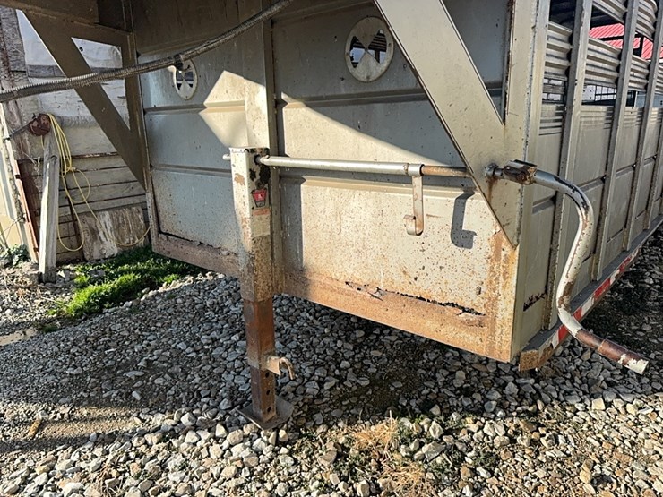 2007-corn-pro-24’-x-7’ft,-steel-livestock-trailer,-model-sg24-7s,-tandem-axle,-wood-floor,-*4mjsg24277e046352*,-title-in-hand-image-3