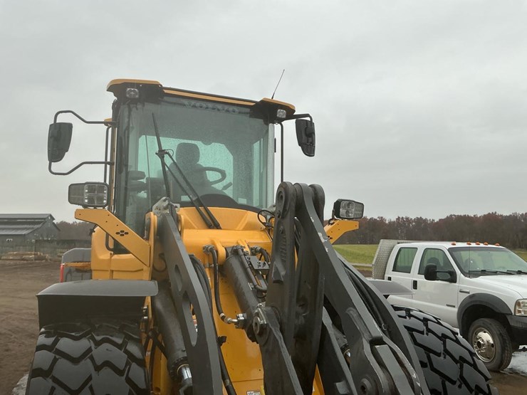 2022-volvo-l60h-image-38