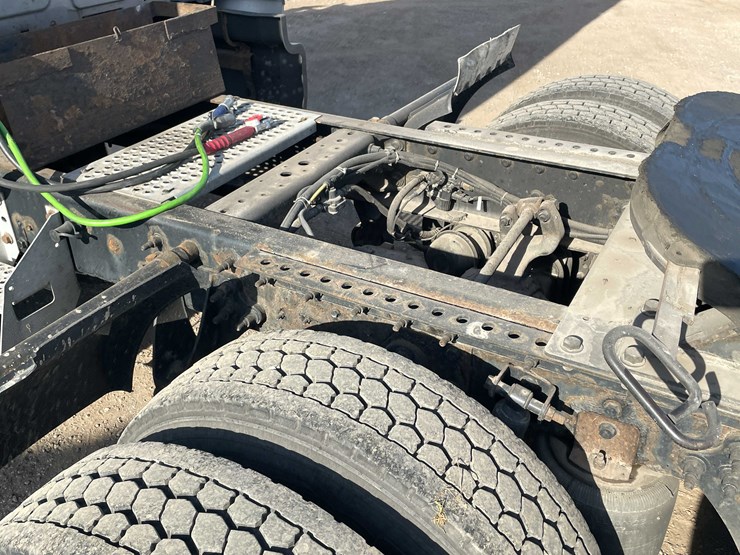 #200-•-2016-international-semi-tractor-(title-in-delay)-(denmark,-wi)-image-25