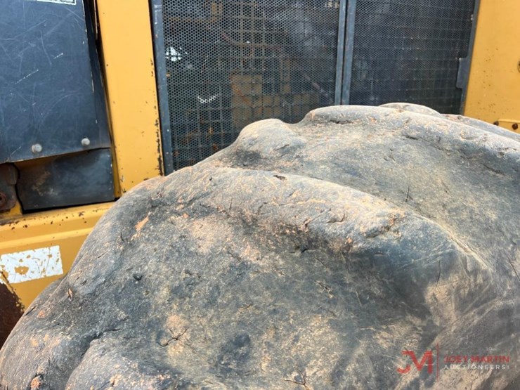 caterpillar-553c-image-10