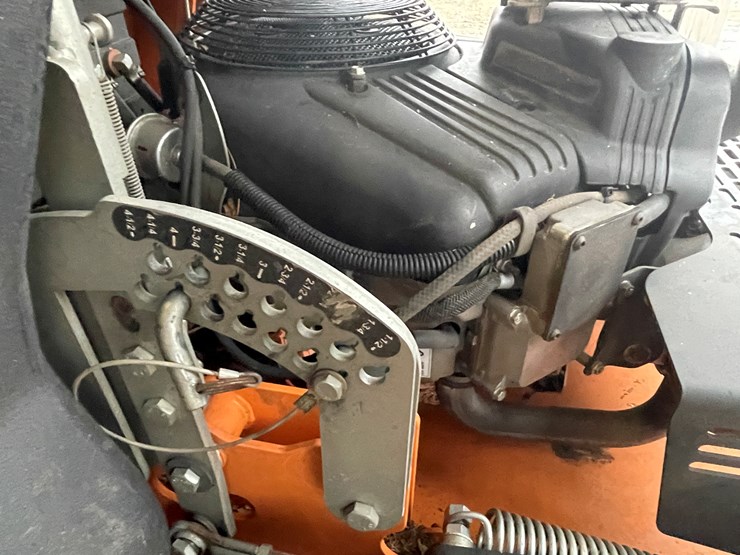 #2701-•-scag-v-ride-lawn-mower-(fall-creek,-wi)-image-21