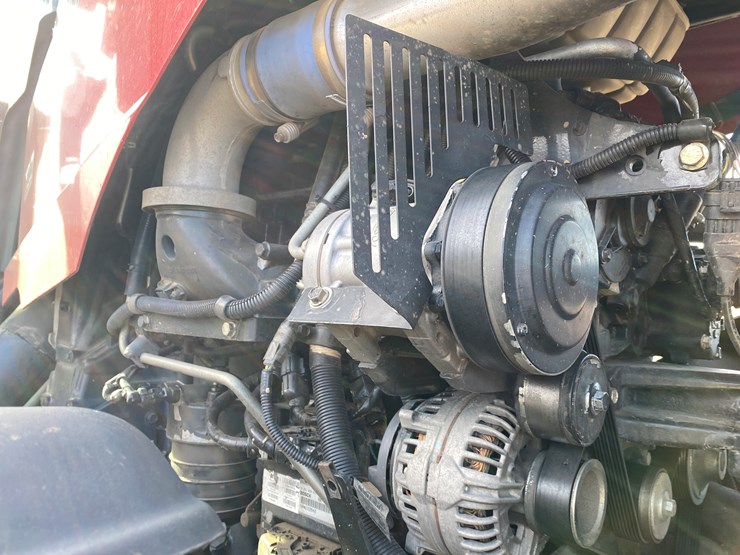 2014-case-ih-340-image-78