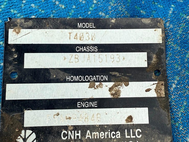 new-holland-t4030-image-1
