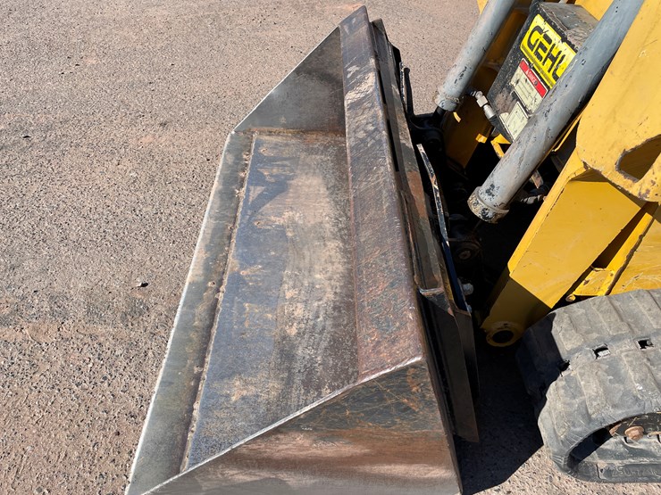 2020-gehl-rt105-image-10