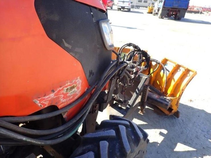 2011-kubota-m7040d-image-46