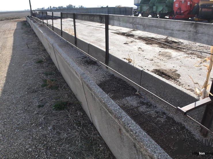 concrete-feed-bunks-image-10
