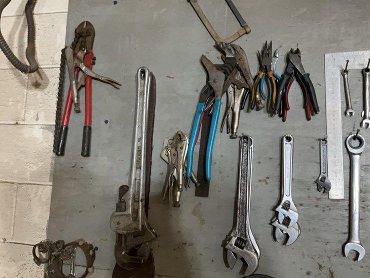 #190-•-hand-tools-on-wall-image-9
