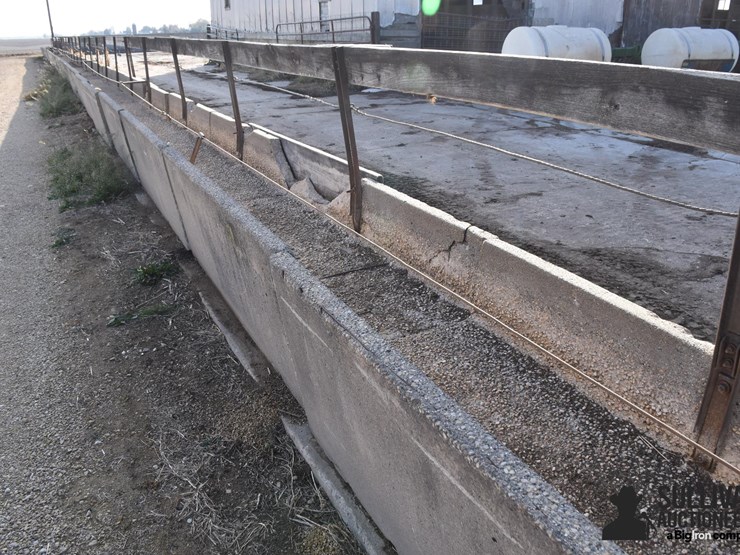 concrete-feed-bunks-image-15