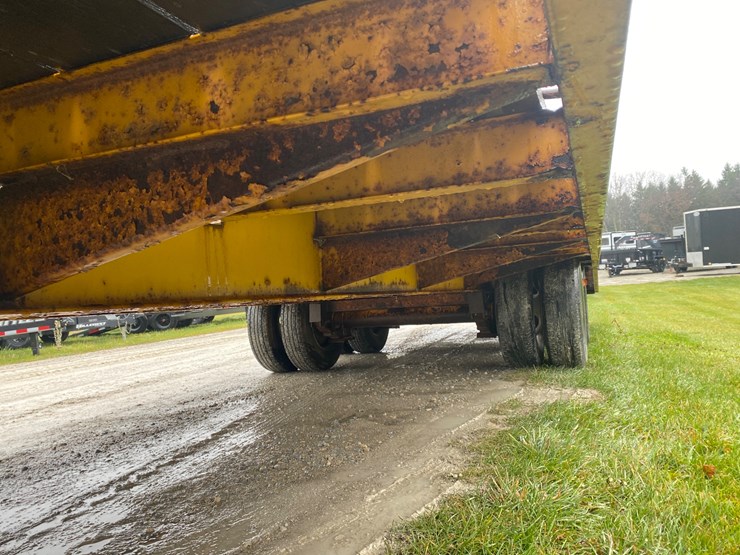 #304-•-2017-redi-haul-tandem-dually-equipment-trailer-(helenville,-wi)-(has-wi-title)-image-7