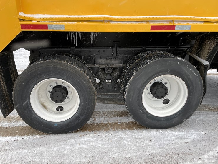 #234-•-2005-international-tri-axle-dump-truck-(has-wi-title)(mosinee,-wi)-image-27