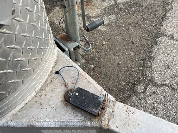 #1397-•-2001-karavan-expedition-trailer-(no-title)-(of)-image-72