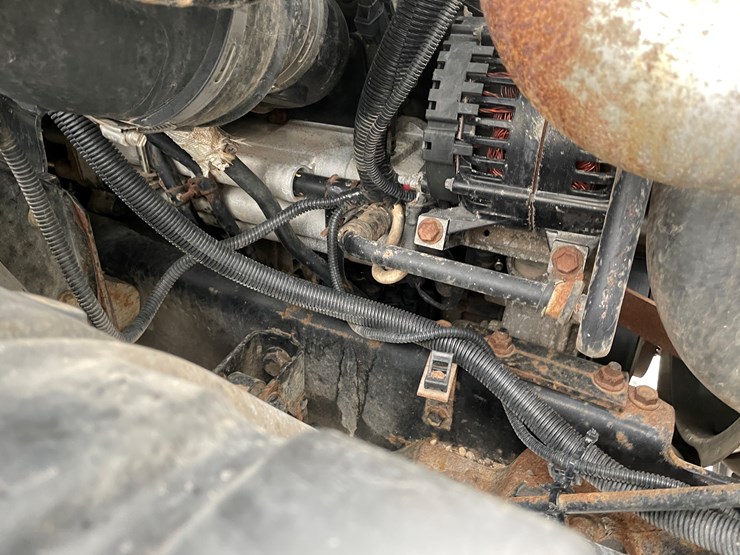 #236-•-2015-international-bucket-truck-(has-wi-title)(mosinee,-wi)-image-76