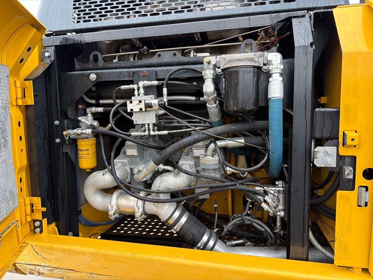 2019-deere-350g-lc-image-15