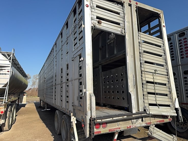 2002-eby-livestock-trailer-image-13