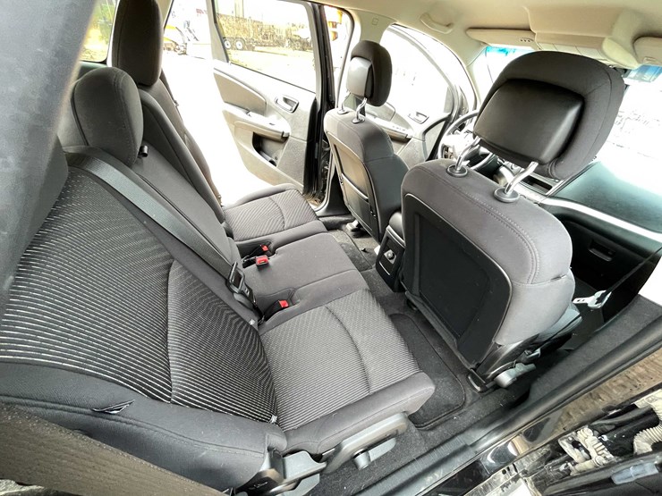 2013-dodge-journey-image-67