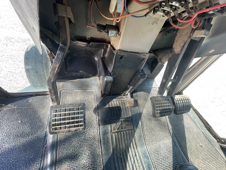 massey-ferguson-2705-image-53