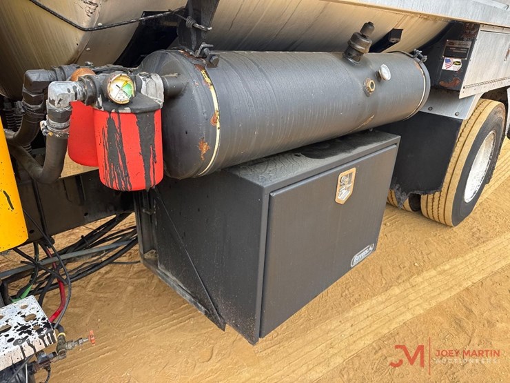 2008-sterling-l7500-image-9