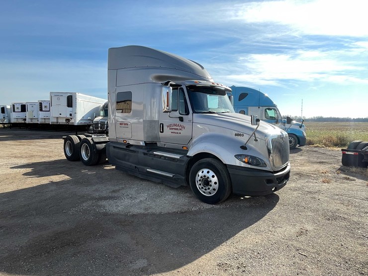 #200-•-2016-international-semi-tractor-(title-in-delay)-(denmark,-wi)-image-7