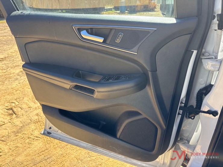 2020-ford-edge-se-image-31