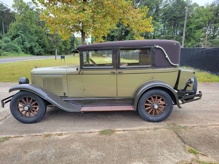 1928-pontiac-sedan-image-8