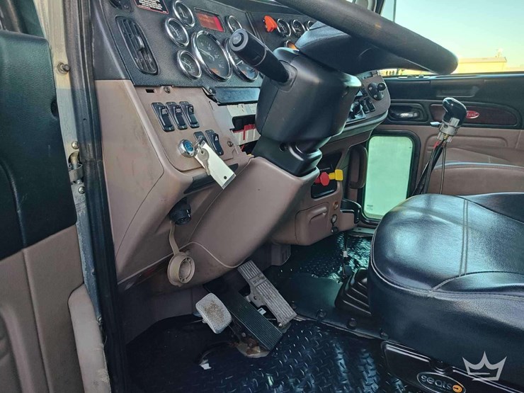 2015-peterbilt-389-image-20