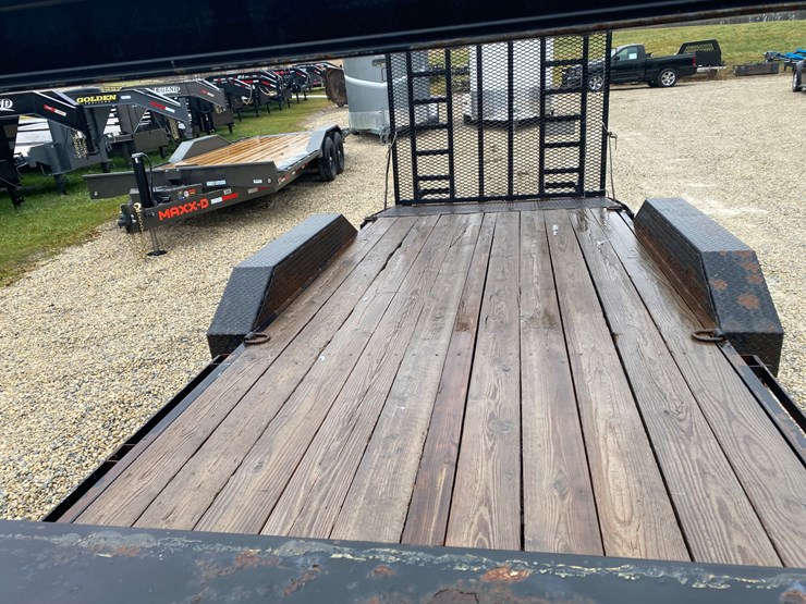 #310-•-2016-maxx-d-gooseneck-(helenville,-wi)-(has-wi-title)-image-6