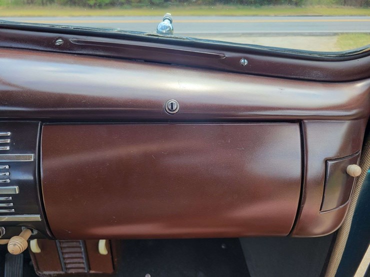 1940-ford-sedan-image-59