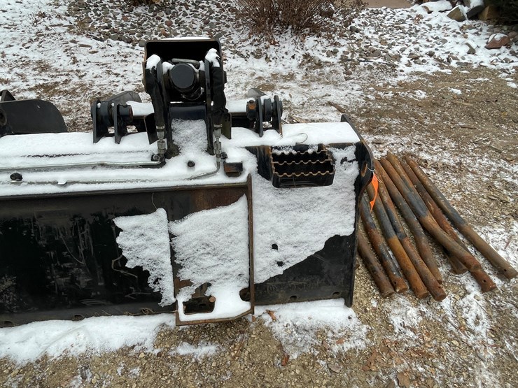 #2703-•-cat-skid-steer-grapple-bucket-(fall-creek,-wi)-image-13