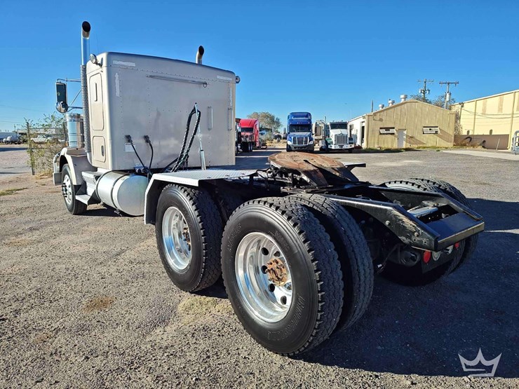 2011-kenworth-t800-image-4