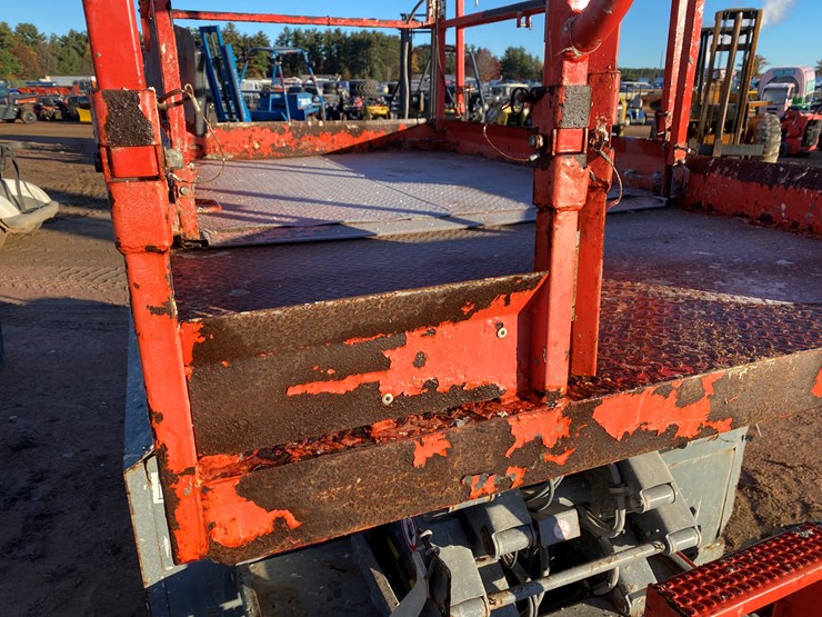 2016-skyjack-sj6832rt-image-36