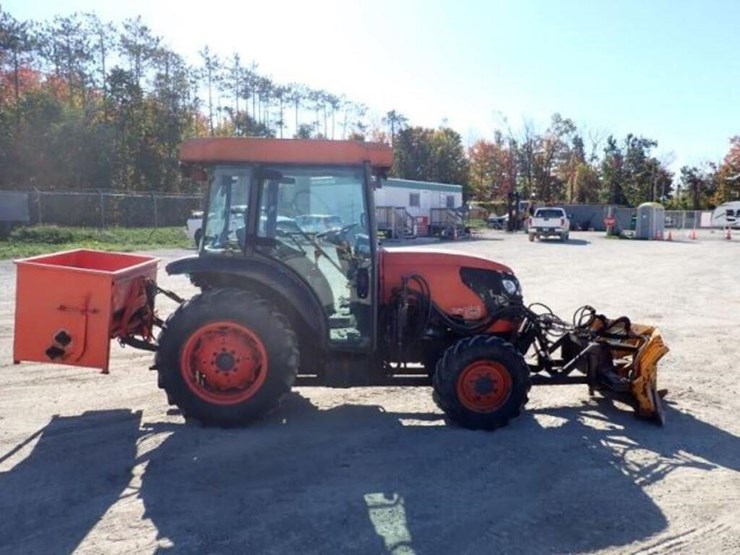 2011-kubota-m7040d-image-3