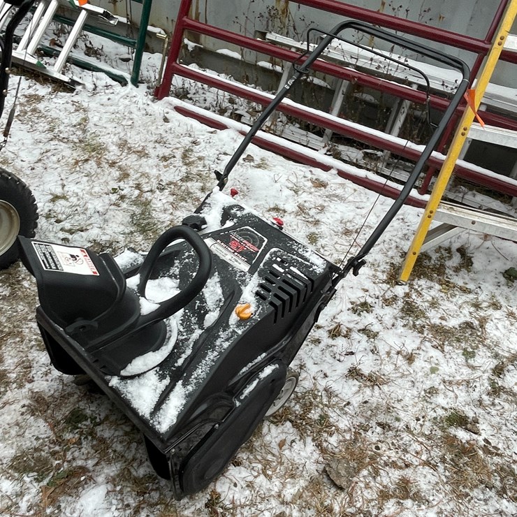 #2709 • MTD MP21 Snow Blower (Fall Creek, WI)