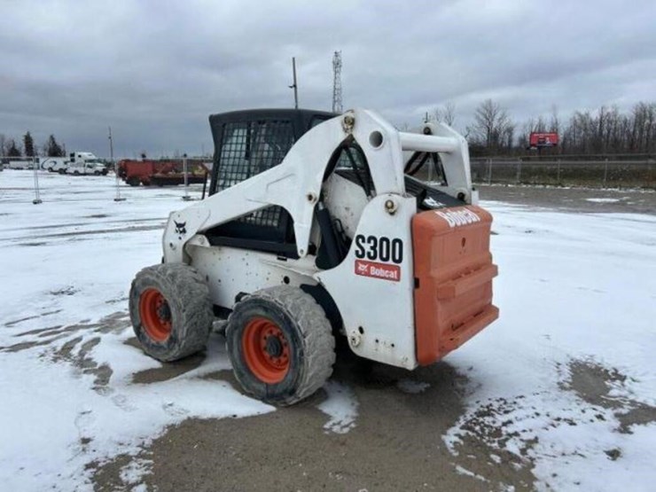 2010-bobcat-s300-image-6