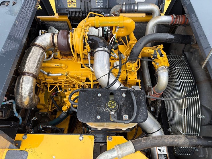 2019-deere-350g-lc-image-28