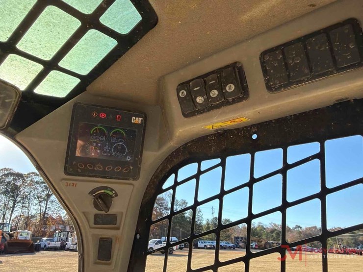 2017-caterpillar-299d2-image-35