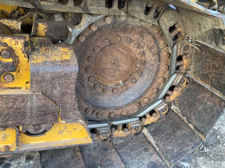 2016-deere-700k-image-34