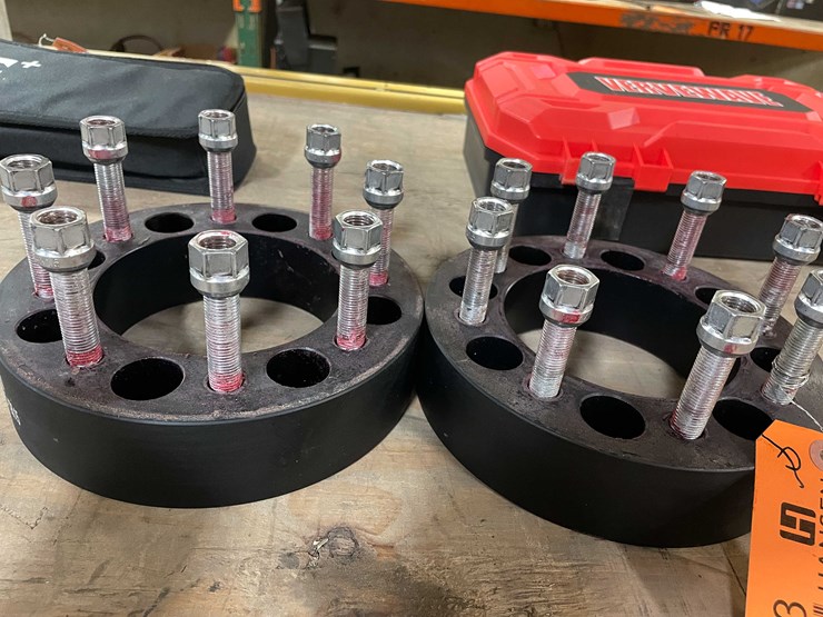 #8683-•-wheel-spacers,-for-3/4,-1-ton-trucks,-8-on-6-1/2"-bolt-spread-(pr12)-image-1