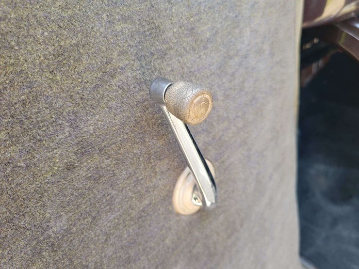 1940-ford-sedan-image-41