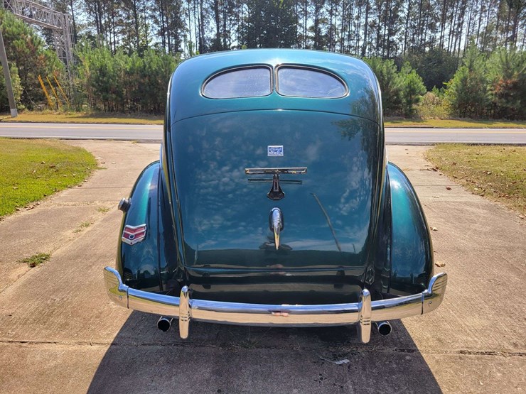 1940-ford-sedan-image-5