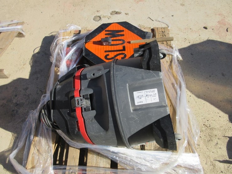 lot-of-shop-vacuum,-drill-&-misc-items-image-1