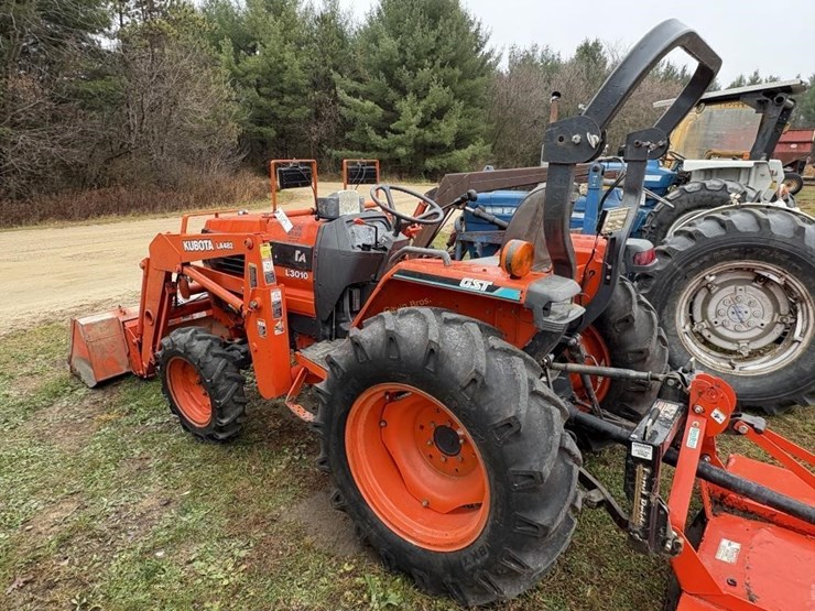 2003-kubota-l3010-image-11
