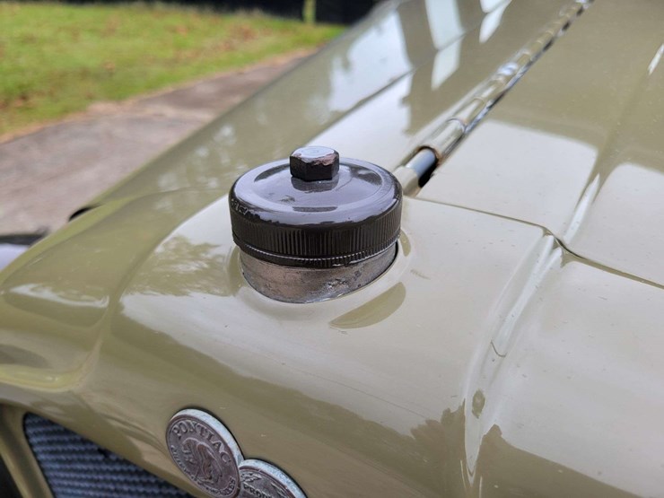 1928-pontiac-sedan-image-23