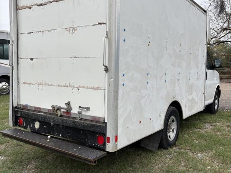 #23-•-2013-chevrolet-box-truck-image-6