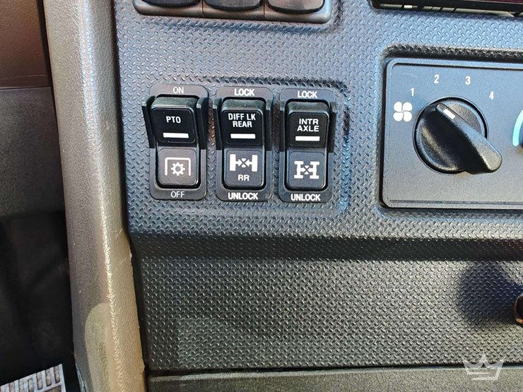 2019-international-hx620-image-22