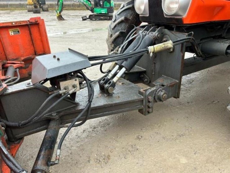 2012-kubota-m110gx-image-35