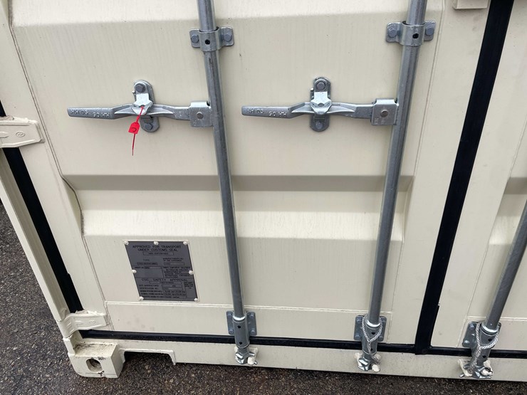 #1400-•-20'-shipping-container-(of)-image-8