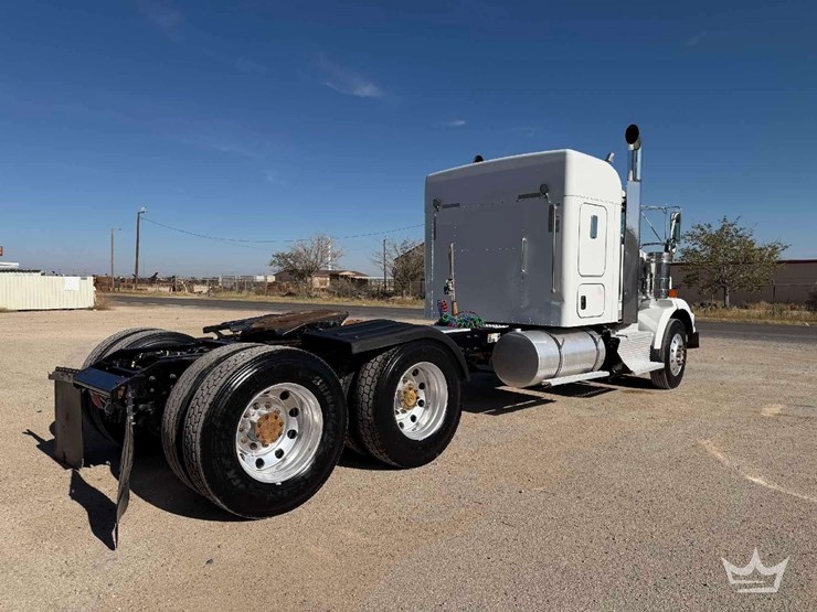 2017-kenworth-t800-image-3