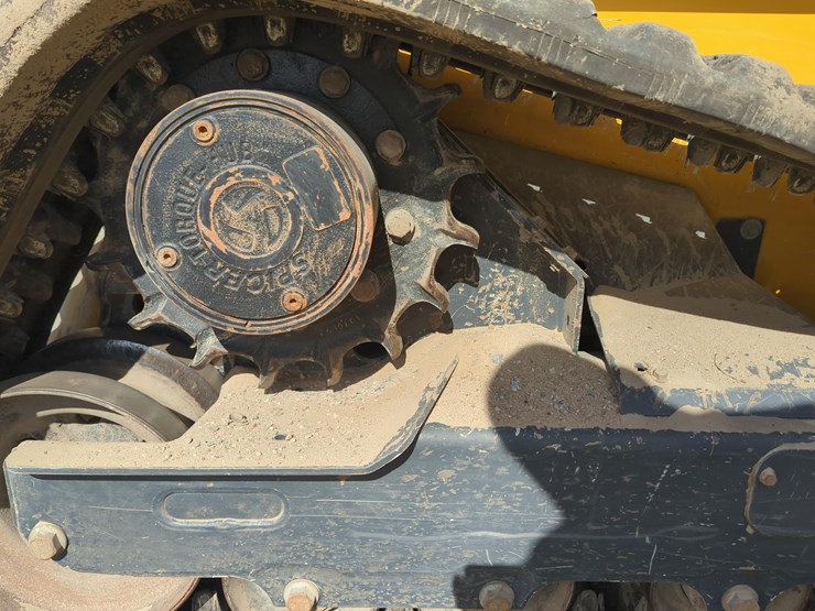 2023-deere-333g-image-9