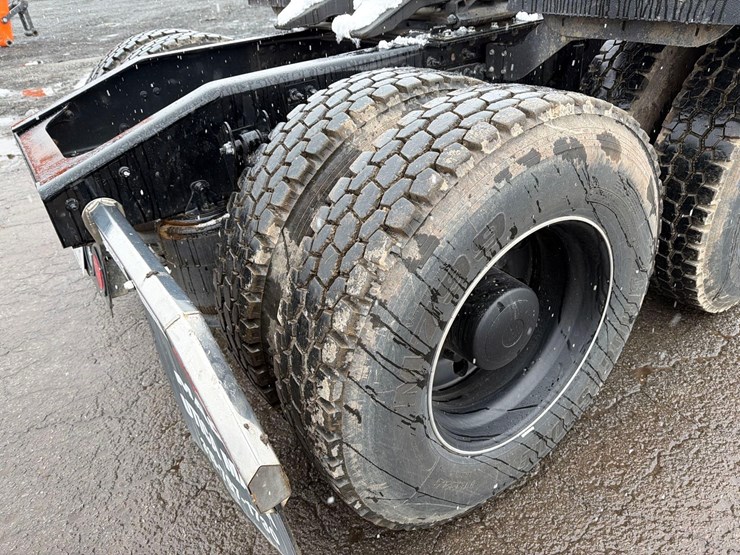 2024-mack-pi64t-pinnacle-truck-tractor-vn:1m1pn4gy4rm014914-image-13